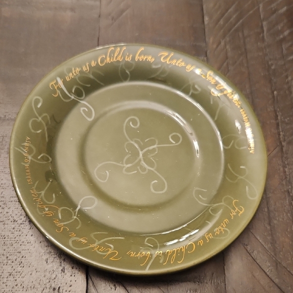 Vintage DaySpring Christmas  Teapot and Cup Set with Holly Design - Picture 4 of 10